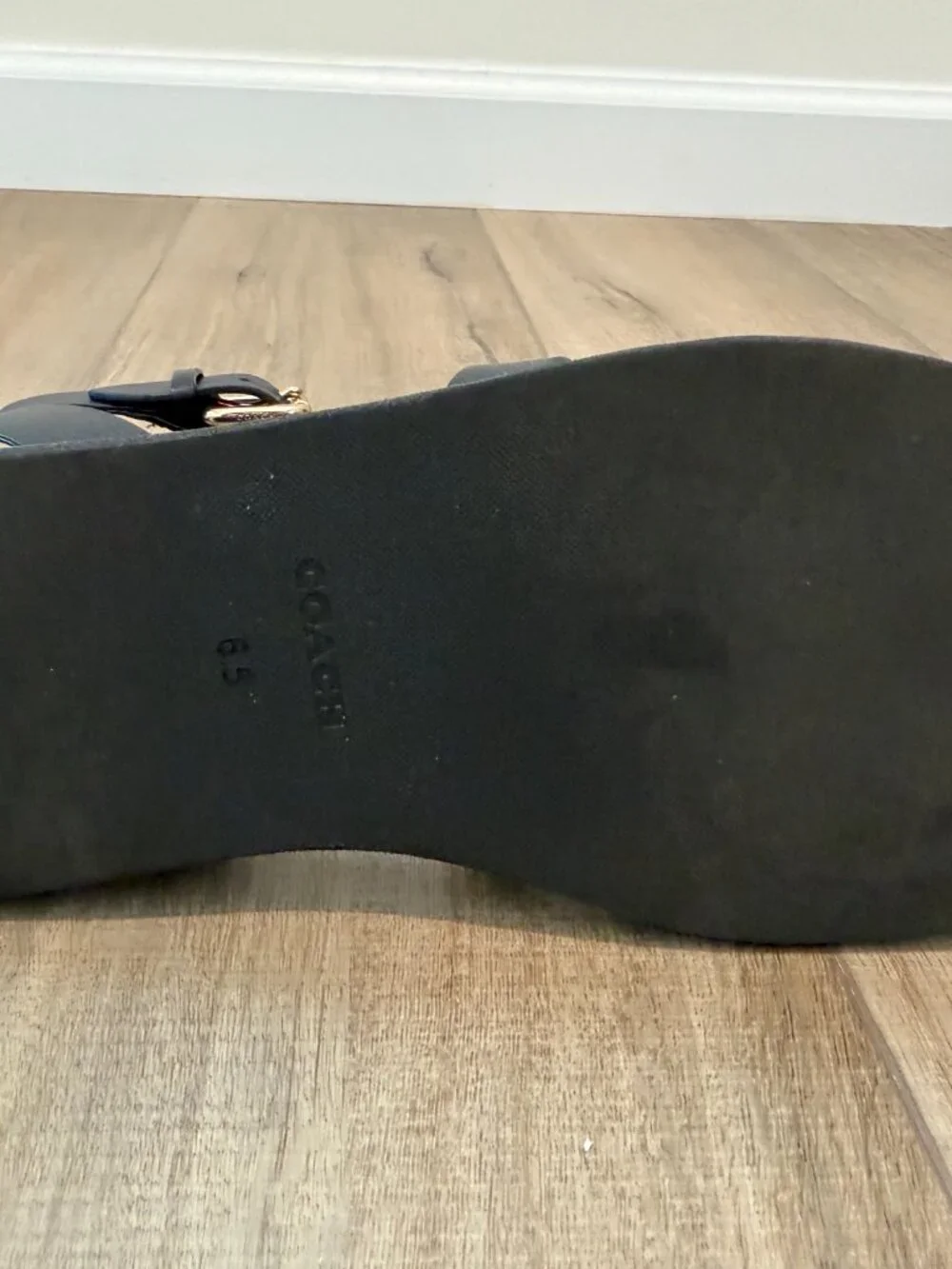 Coach Black Leather Studded T-Strap Sandals Size 6.5 – Excellent Condition